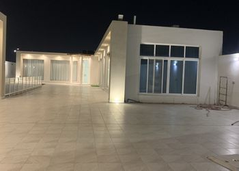 استراحة بصالة جلوس ومسبح خارجي