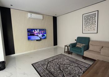 شاليه بصالة واسعة وغرفة ماستر
