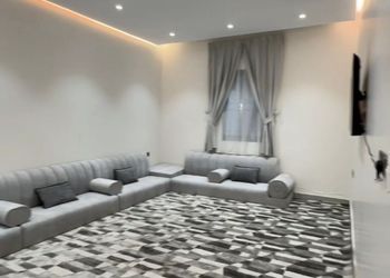 شاليه بمجلس ومسبح خارجي 