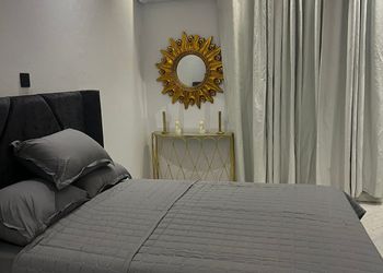 استديو هادئ بسرير ماستر