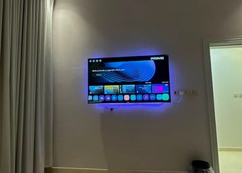 استديو بأثاث مريح وبسيط 