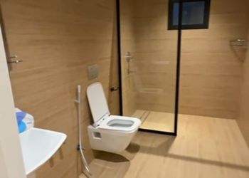 شقة بألعاب أطفال
