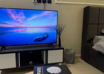 استديو بدخول ذاتي وتصميم هادئ 