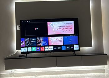 شقة بغرفة معيشة وغرفة نوم 