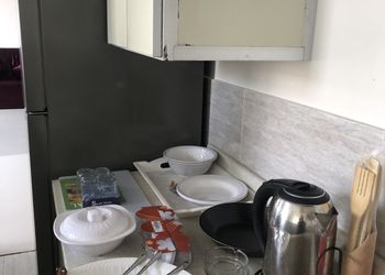 شالية بمجلس وفناء خارجي 