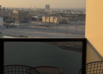 استديو باطلاله على البحر