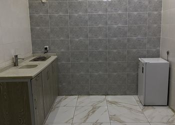 غرفة بسرير مزدوج
