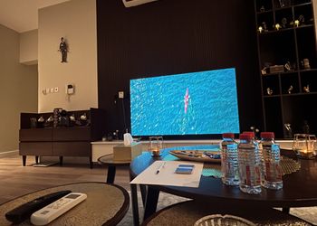 شقة بدخول ذاتي وغرفة جلوس