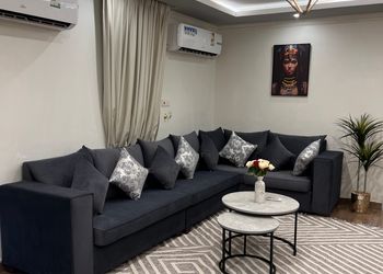 استراحة بمسطح اخضر ومجالس