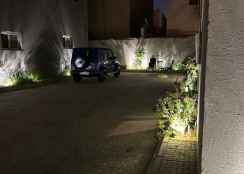 استديو بأثاث مريح وبسيط