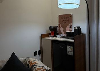 استديو بسرير ماستر وجلسة جانبية 
