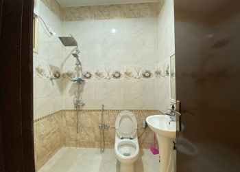 شقة بثلاث غرف نوم 