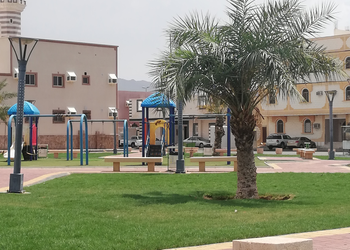 شقة واسعه بجناحين مع مطبخ