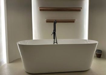 استديو هادئ بسرير ماستر