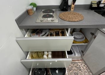 شقة بصالة وغرف نوم