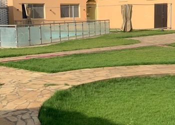 شاليه بمجلس ومسبح خارجي 