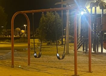 شاليه مطل على البحر و 4 غرف نوم