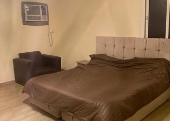 استديو بسرير ماستر 