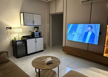 استديو بسرير ماستر وجلسة جانبية