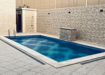 استراحة بمسطح اخضر والعاب اطفال