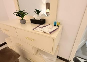 شقة بصالة أنيقة ودخول ذاتي