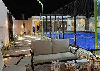 شاليه بطاولة تنس