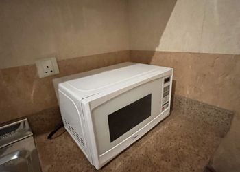شقة بغرفة وصالة دخول ذاتي 