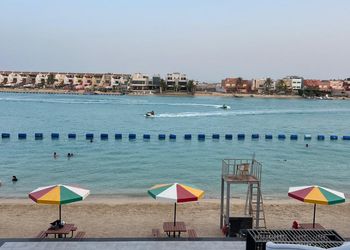 شقة بإطلالة مميزة على البحر 