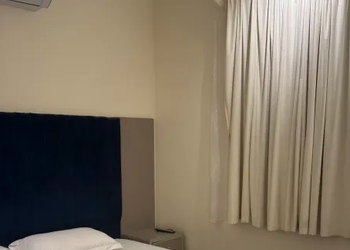 استديو بسرير ماستر 