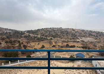شقة بغرفتين نوم وصالة