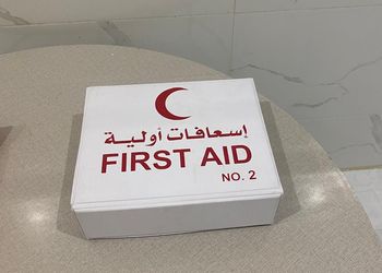 شقة بغرفة معيشة وغرفة نوم 