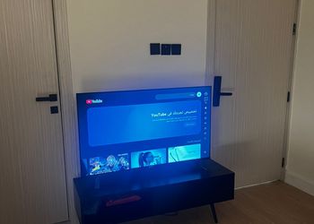 استديو بأثاث مريح وبسيط 