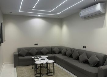 شاليه بألعاب أطفال وجلسة خارجية 