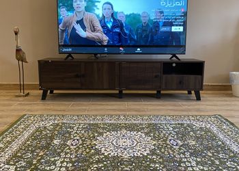 استديو بأثاث مريح وبسيط 