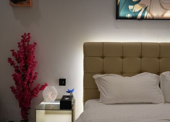 استديو بألوان مريحة وأثاث راقي