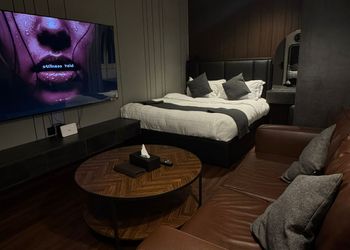 استديو هادئ بسرير ماستر