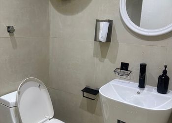 استديو بسرير ماستر وجلسة جانبية
