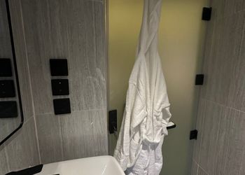 استديو بسرير ماستر ودخول ذاتي