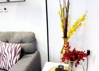شاليه بمسطح اخضر ومسبح 