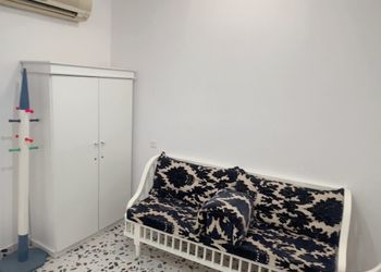 شاليه بمسطح اخضر و مسبح