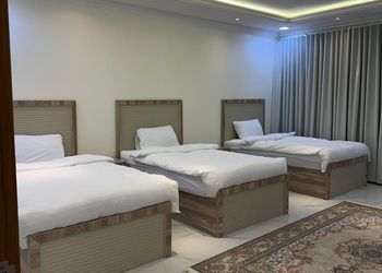 شقة بغرفتين نوم وأثاث مريح