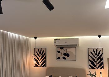 استديو بأثاث مريح وبسيط 