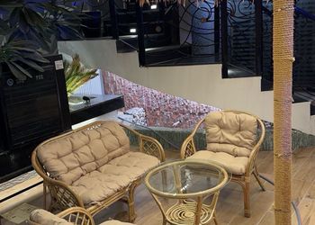 شاليه بألعاب مائية وجلسة خارجية