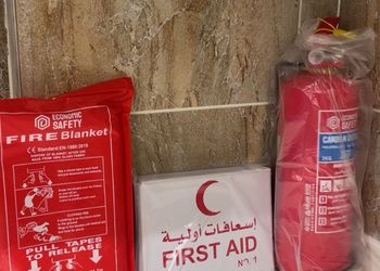 شقة بغرفة معيشة وغرفتين نوم 