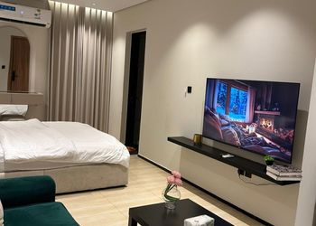 استديو بسرير ماستر 