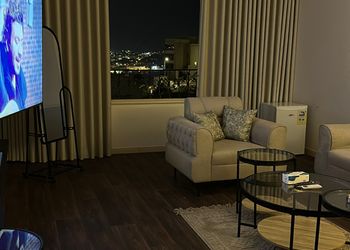 استديو بسرير ماستر وجلسة جانبية 