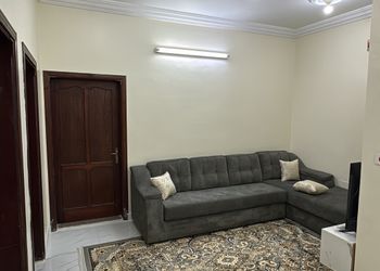شقة بغرفتين نوم وصالة 