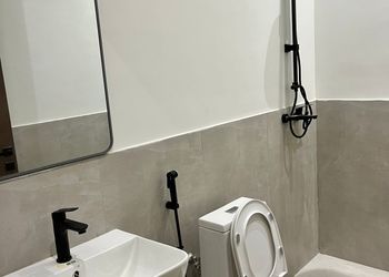 شاليه بمسطح اخضر وجلسة خارجية 