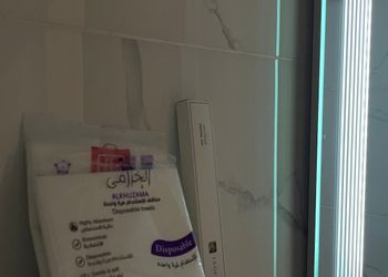 استديو بأثاث مريح وبسيط 