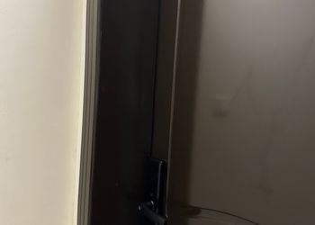 شقة بغرفة جلوس وغرفتين نوم 
